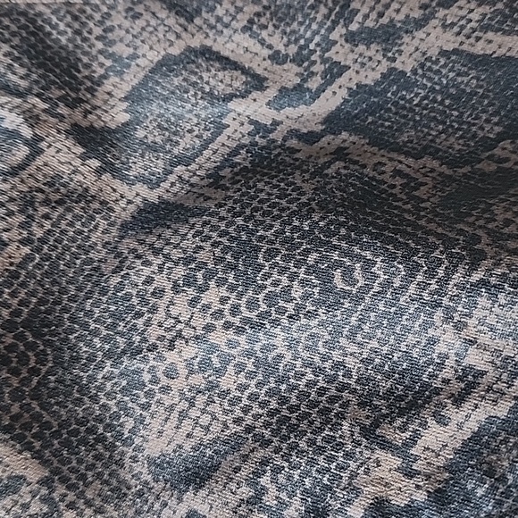 J Brand Lillie Button Up Coated Snakeskin Print Cotton Jeans - Picture 3 of 11